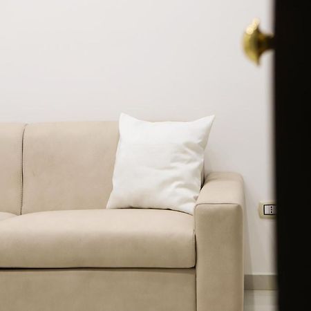 Cozy Apartment In Piazza Cavour By Wonderful Italy Napoli Esterno foto