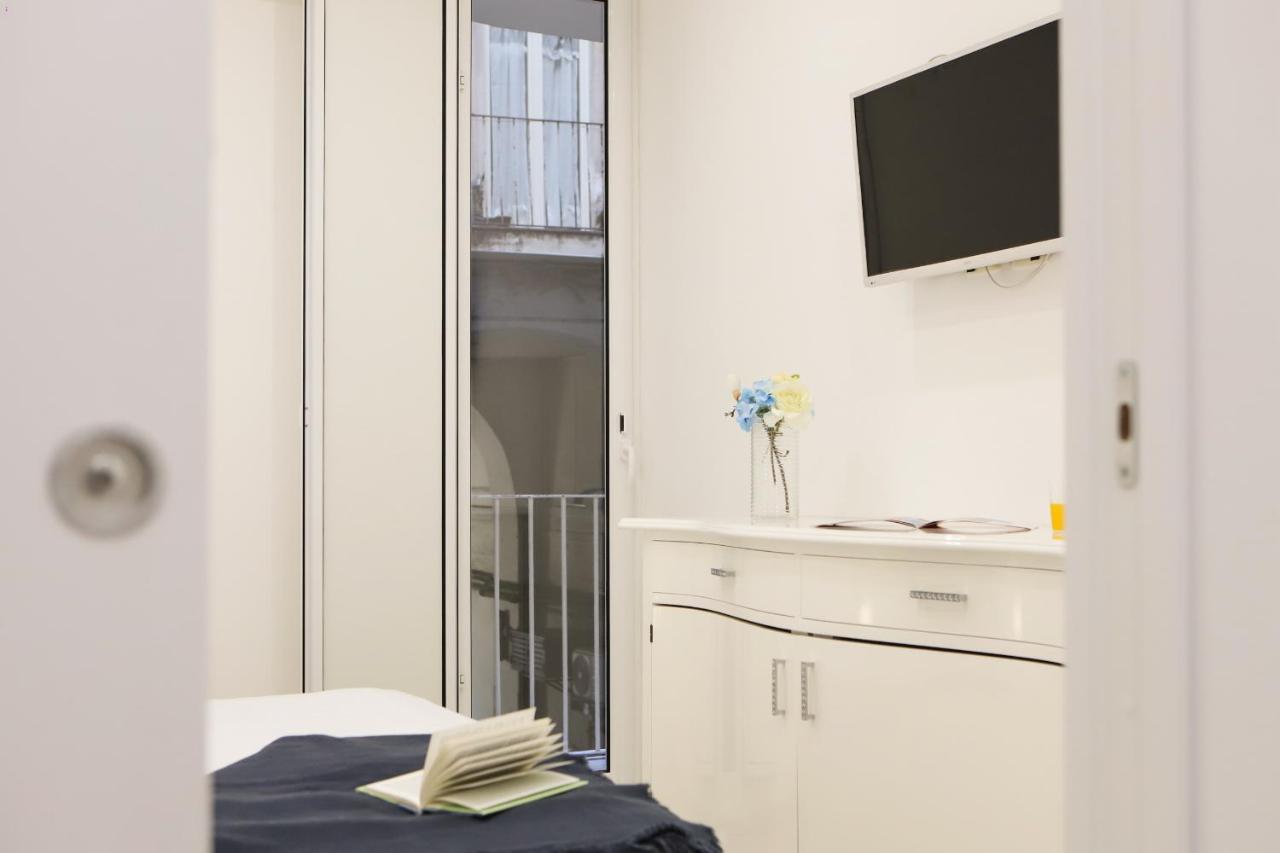 Cozy Apartment In Piazza Cavour By Wonderful Italy Napoli Esterno foto