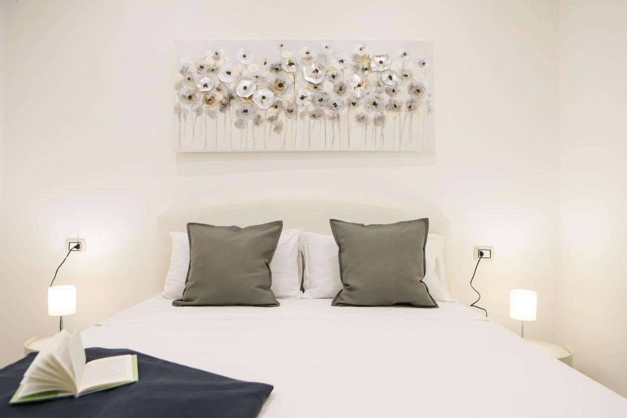 Cozy Apartment In Piazza Cavour By Wonderful Italy Napoli Esterno foto