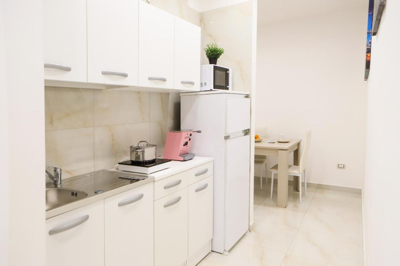 Cozy Apartment In Piazza Cavour By Wonderful Italy Napoli Esterno foto