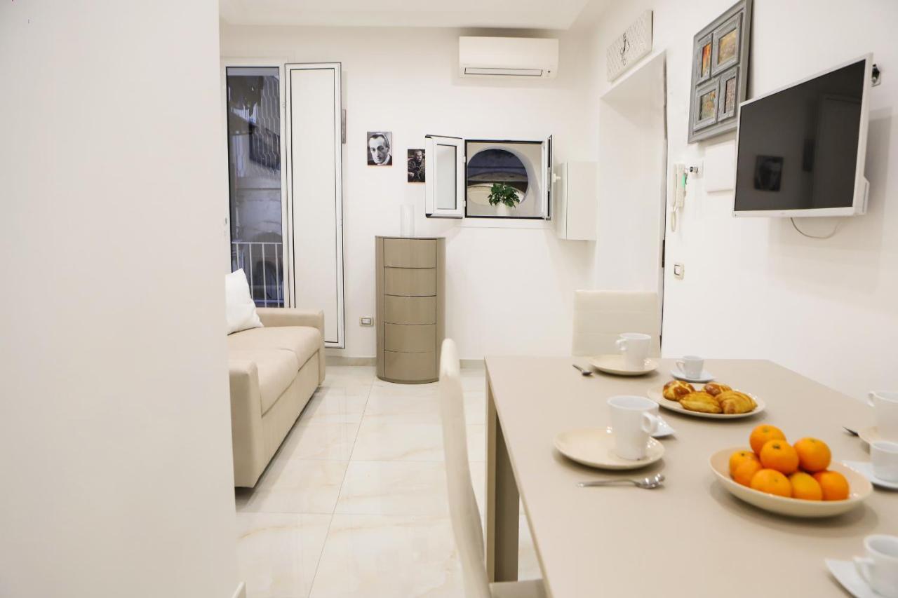 Cozy Apartment In Piazza Cavour By Wonderful Italy Napoli Esterno foto