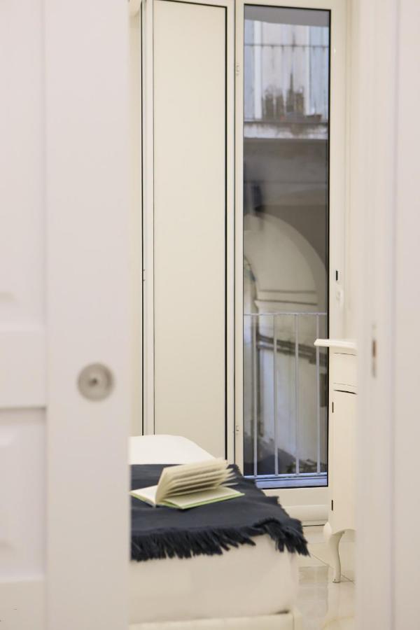 Cozy Apartment In Piazza Cavour By Wonderful Italy Napoli Esterno foto