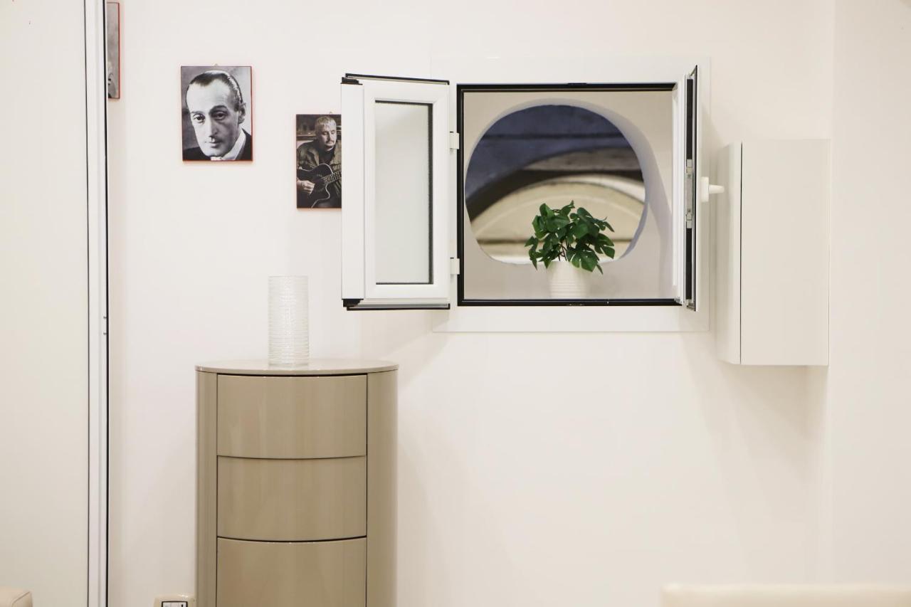 Cozy Apartment In Piazza Cavour By Wonderful Italy Napoli Esterno foto