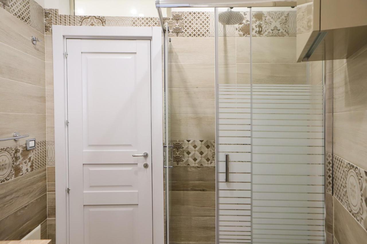 Cozy Apartment In Piazza Cavour By Wonderful Italy Napoli Esterno foto