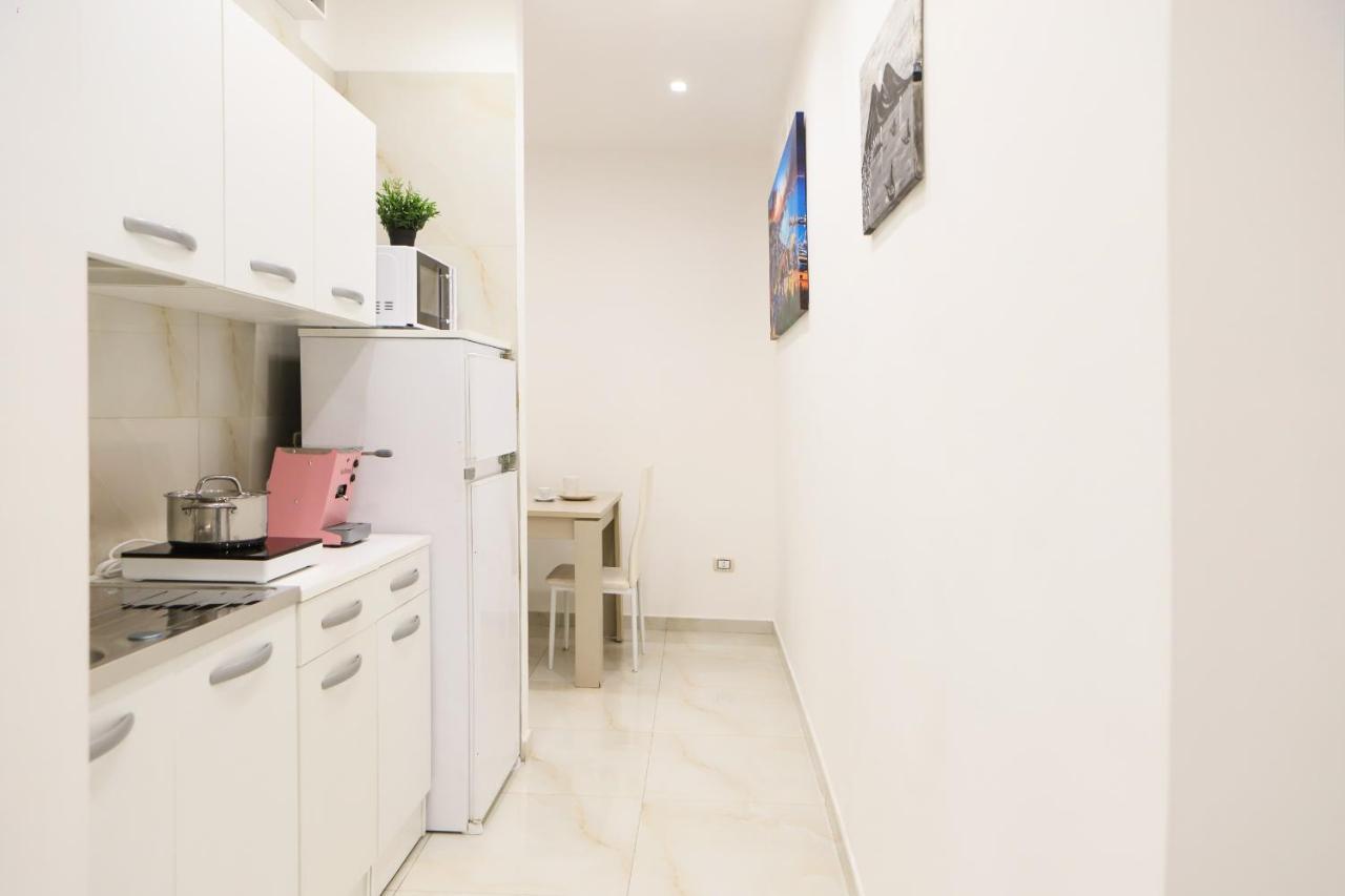 Cozy Apartment In Piazza Cavour By Wonderful Italy Napoli Esterno foto