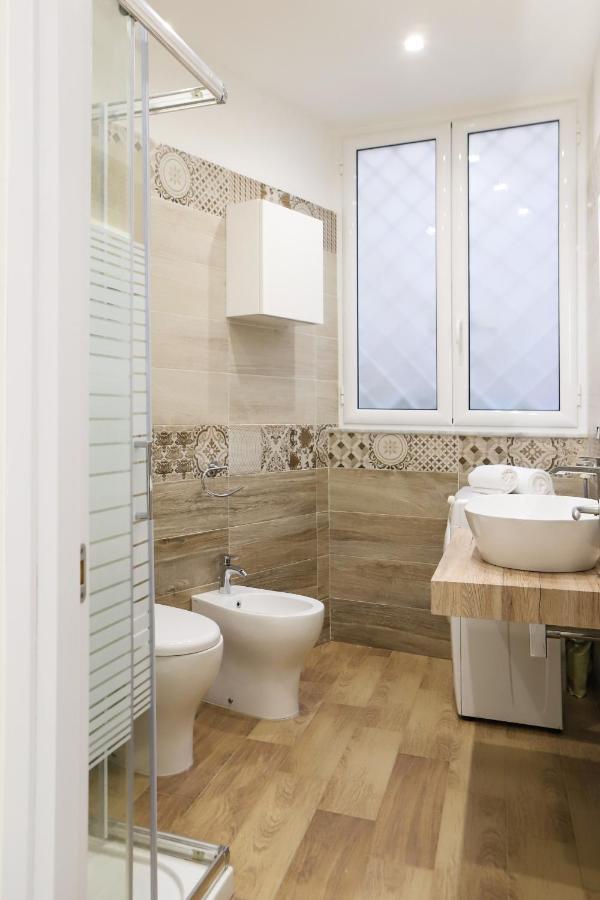 Cozy Apartment In Piazza Cavour By Wonderful Italy Napoli Esterno foto